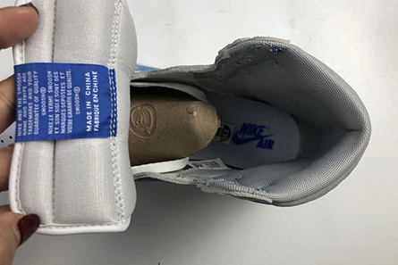 Modestly priced Air Jordan 1“ Hype Royal” 555088-402 HighQuality 2784