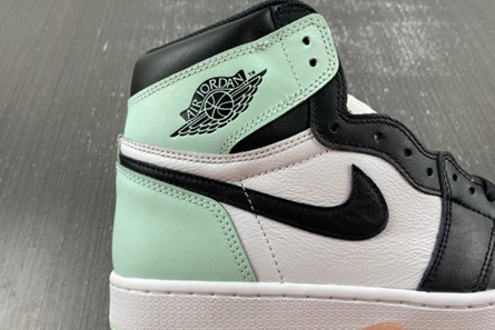 Marked-down Air Jordan 1 Retro High OG NRG Vibrant 9836