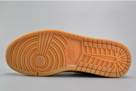 Clearance-priced Air Jordan 1 Retro High OG Refined 3341