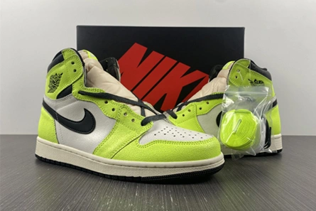 1:1 copy Air Jordan 1 Retro High OG Visionaire 555088-702 Functional 9231