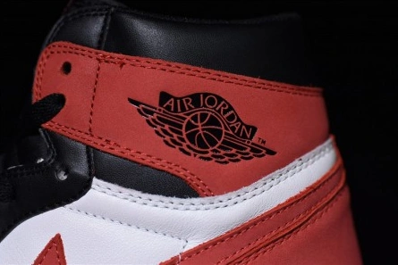 Economical Air Jordan 1 Retro Track Red 555088 -112 BestValue 8153