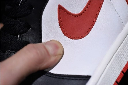 Economical Air Jordan 1 Retro Track Red 555088 -112 BestValue 8153