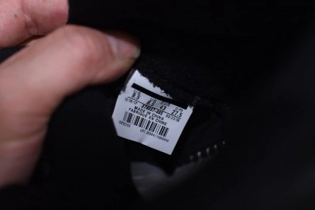 Reasonably priced Air Jordan 11 “Cap and Gown” black  378037-005 Versatile 4652