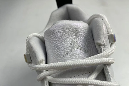 Pricetag-smart Air Jordan 12 Retro Low Easter DB0733-190 EyeCatching 3474