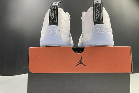 Pricetag-smart Air Jordan 12 Retro Low Easter DB0733-190 EyeCatching 3474
