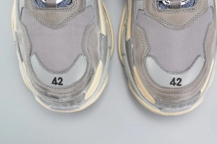 Master copy BALENCIAGA 17FW TRIPLE S WASHED SHOW SNEA GREY  MENS AED2900 Flexible 3587