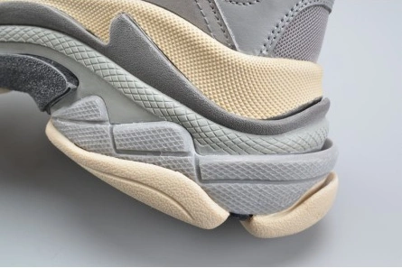Master copy BALENCIAGA 17FW TRIPLE S WASHED SHOW SNEA GREY  MENS AED2900 Flexible 3587