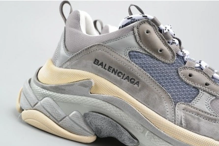 Master copy BALENCIAGA 17FW TRIPLE S WASHED SHOW SNEA GREY  MENS AED2900 Flexible 3587