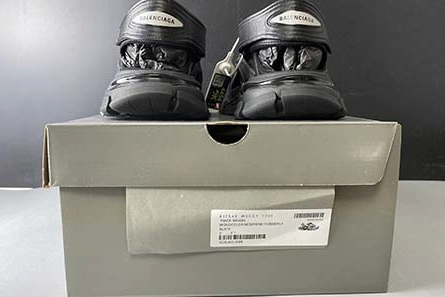 Low-cost Balenciaga Track Sandal 'Triple Black' 617542 W2CC1 1000 Resilient 3839