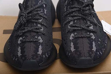 Non-authentic version BestValue 4094 ADIDAS YEEZY BOOST 350 V3 FB7876