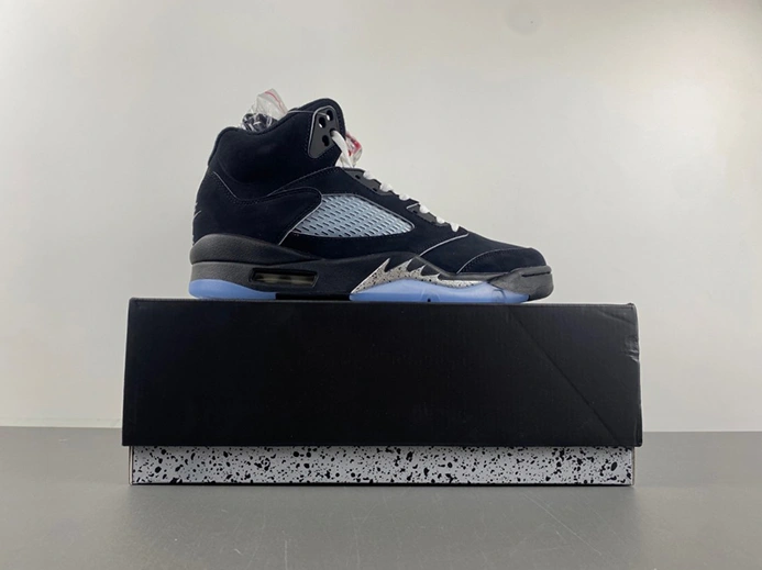 Designer inspired BestValue 7630 Air Jordan 5 “Black Metallic Reimagined” HF3975-001
