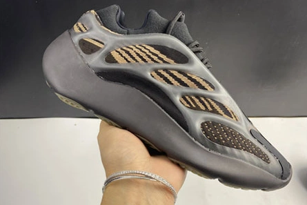 Accessible luxury Bold 277 adidas Yeezy 700 V3 “Eremiel” GY0189