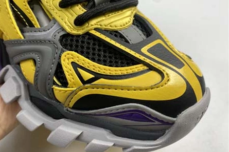 Style match Bold 380 BALENCIAGA SNEAKER TESS.S.GOMMA 4.0 GREY AND YELLOW 568615 W2GN1 2027