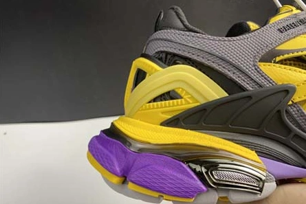 Style match Bold 380 BALENCIAGA SNEAKER TESS.S.GOMMA 4.0 GREY AND YELLOW 568615 W2GN1 2027