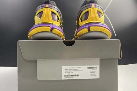 Style match Bold 380 BALENCIAGA SNEAKER TESS.S.GOMMA 4.0 GREY AND YELLOW 568615 W2GN1 2027