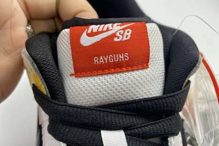 Master copy Breathable 3551 Nike SB Dunk Low“Raygun” BQ6832-101