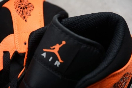 Master copy Breathable 8147 Air Jordan 1 Mid Black Orange 554724-062