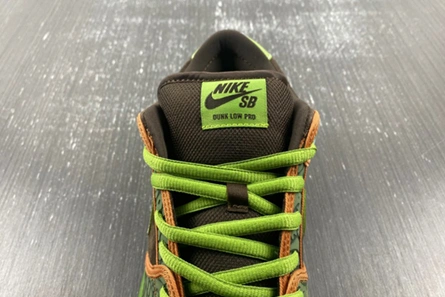 Pricetag-smart Bright 186 Nike SB Dunk Low De La Soul (2015)  789841-332