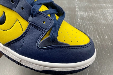 Bright 216 Nike Dunk Low Disrupt 2 Michigan (Women's) DV4024-400