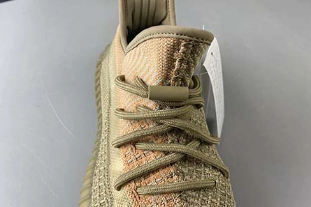 Clearance-priced Bright 872 adidas Yeezy Boost 350 V2 FZ5240