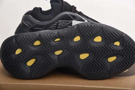 Close-to-original Comfortable 5894 YEEZY BOOST 700 V3 BLACK - ADIDAS - H67799
