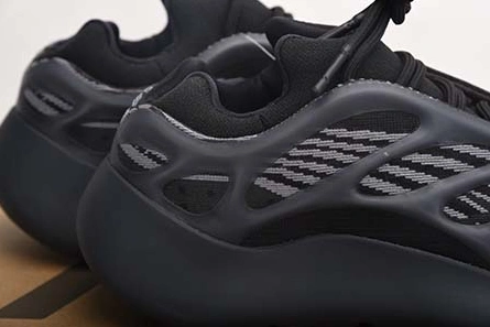 Close-to-original Comfortable 5894 YEEZY BOOST 700 V3 BLACK - ADIDAS - H67799