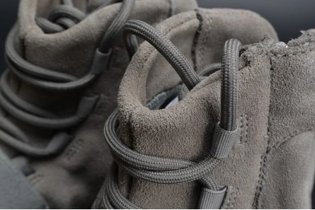 Replica Compact 3646 Adidas Yeezy 750 Boost Light Grey Gum Glow Dark BB1840
