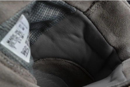 Replica Compact 3646 Adidas Yeezy 750 Boost Light Grey Gum Glow Dark BB1840