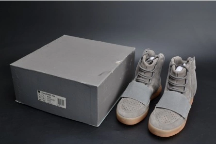 Replica Compact 3646 Adidas Yeezy 750 Boost Light Grey Gum Glow Dark BB1840