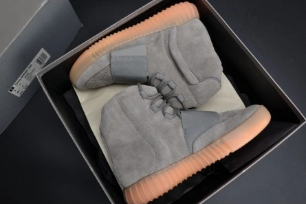 Replica Compact 3646 Adidas Yeezy 750 Boost Light Grey Gum Glow Dark BB1840