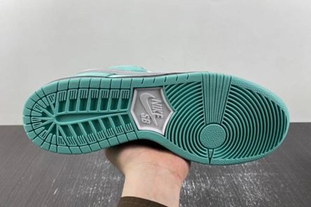 Premium replica Concepts x TIFFANY CO. x Nike SB Dunk Low BV1310-402 EasyMatch 1059
