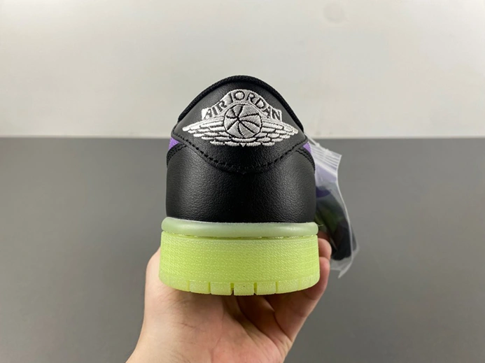 Cozy 272 Jordan 1 Retro Low OG Black Raspberry  HF0410-001