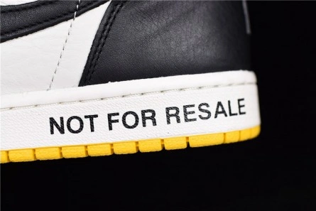 Lookalike DailyWear 3267 Air Jordan 1 No Ls Varsity Maize 861428-107