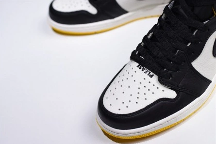 Lookalike DailyWear 3267 Air Jordan 1 No Ls Varsity Maize 861428-107