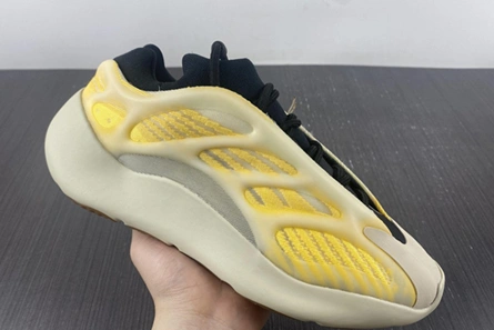 Reproduction DailyWear 6625 adidas Yeezy 700 V3 Mono Safflower HP5425