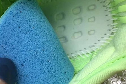 Reproduction Durable 4155 Kids Yeezy Boost 350 V2 GID EG6884