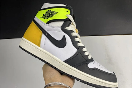 Accessible luxury Durable 8004 Air Jordan 1 High OG “University Gold” 555088-118