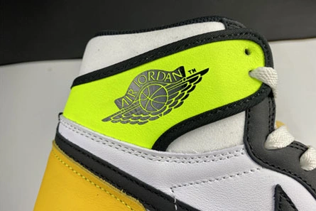 Accessible luxury Durable 8004 Air Jordan 1 High OG “University Gold” 555088-118