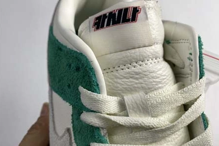Non-authentic version EasyMatch 4863 Kasina x Nike Dunk Low CZ6501-101