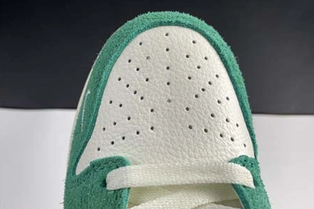 Non-authentic version EasyMatch 4863 Kasina x Nike Dunk Low CZ6501-101