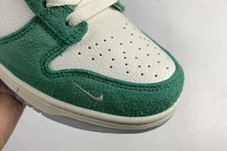 Non-authentic version EasyMatch 4863 Kasina x Nike Dunk Low CZ6501-101