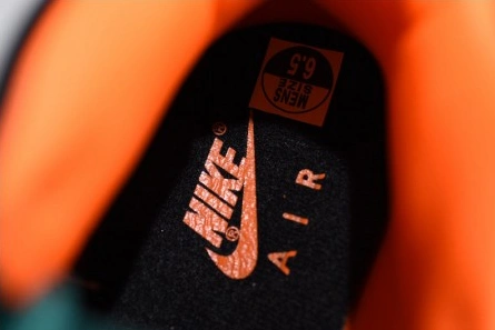 Economical Elegant 1817 Nike Air More Uptempo What The 90s AT3408-800