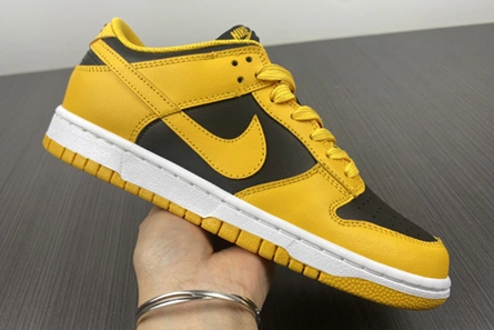Cost-effective Elegant 7654 Nike Dunk Low Takes on a Familiar “Goldenrod” Colorwa DD1391-004