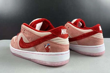 Clone EyeCatching 4282 Nike Dunk SB Low CT2552-800