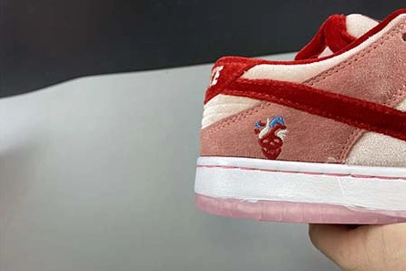 Clone EyeCatching 4282 Nike Dunk SB Low CT2552-800