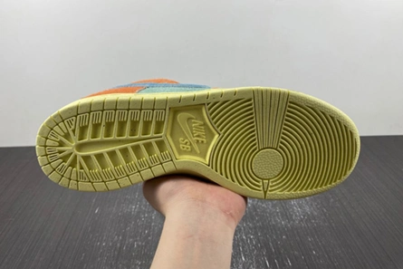 Replica EyeCatching 9682 Nike SB Dunk Low Orange Emerald Rise  DV5429-800