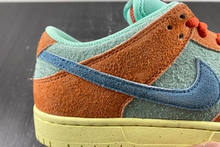 Replica EyeCatching 9682 Nike SB Dunk Low Orange Emerald Rise  DV5429-800