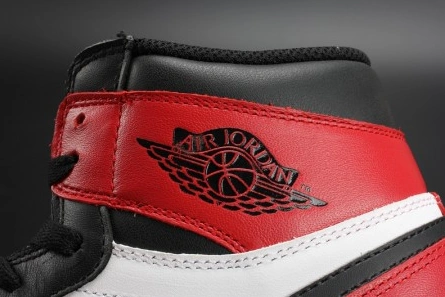 High-tier replica Flexible 2423 Jordan 1 Retro Black Toe 555088-125