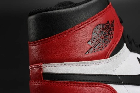 High-tier replica Flexible 2423 Jordan 1 Retro Black Toe 555088-125