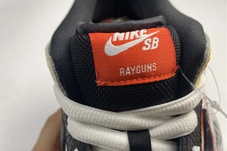 Top-grade copy Functional 2770 Nike SB Dunk Low“Raygun” BQ6832-001